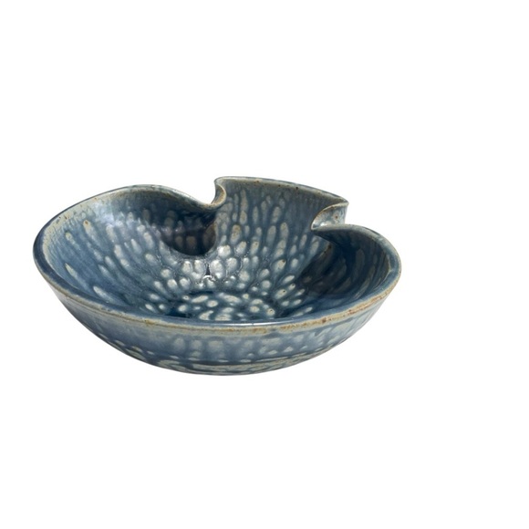 The Mountain Pottery Blue speckled Stonewqre bowl. 7.25W x 3”H - Picture 5 of 13